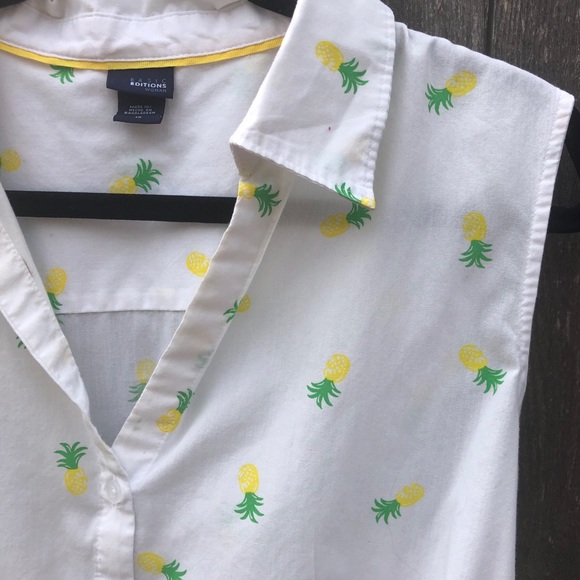 Basic Editions Tops - Pineapple Print Sleeveless ButtonUp Blouse 1X